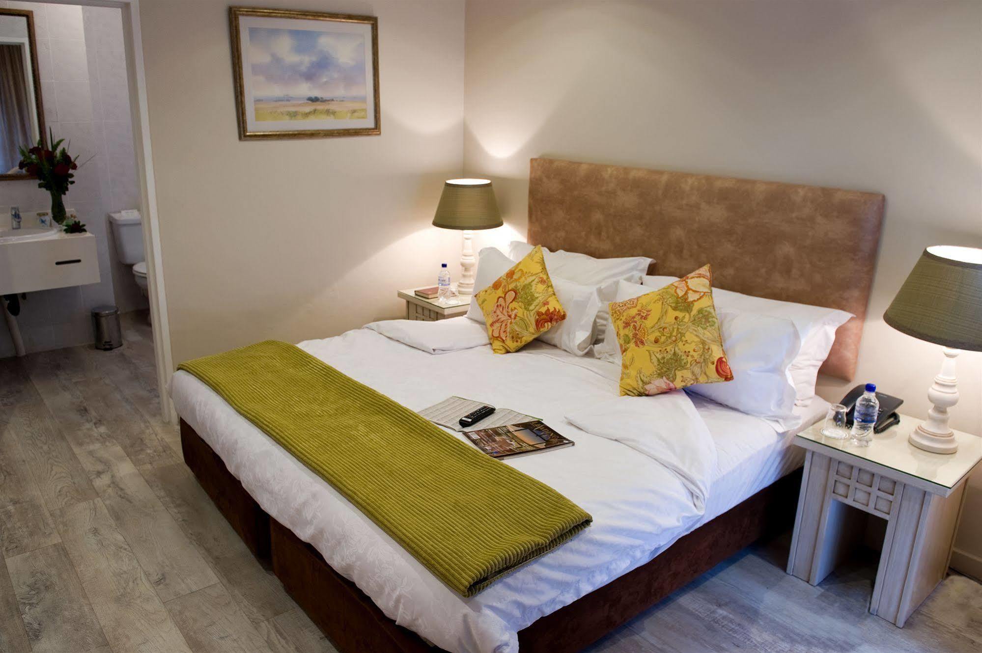 เซดาร์ วู้ดส์ ออฟ แซนด์ตัน โฮเต็ล Hotel ภายนอก รูปภาพ